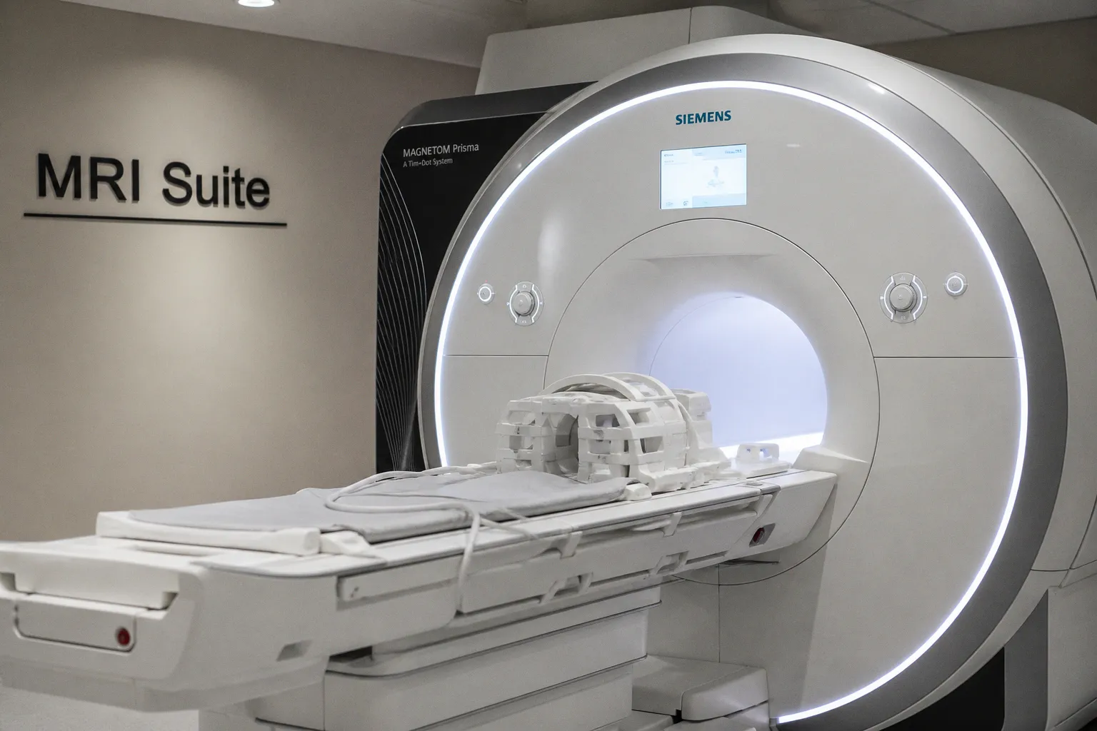 Explainable Radiomics Models for Distinguishing Glioblastoma Recurrence from Treatment Effects