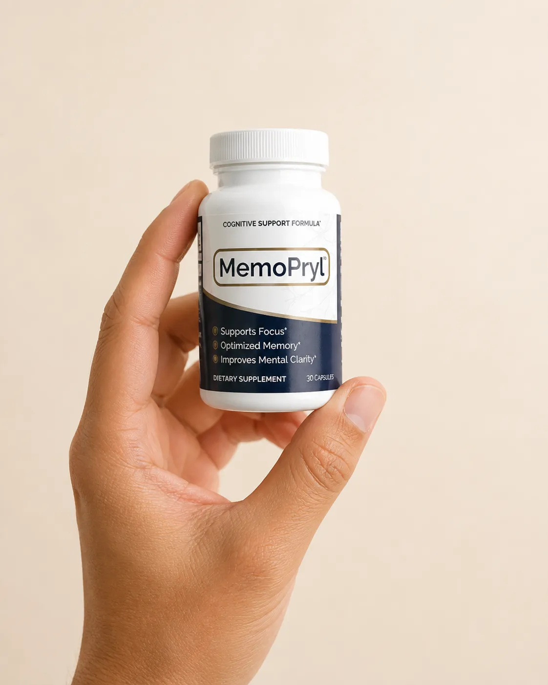 MemoPryl — the package held in a hand