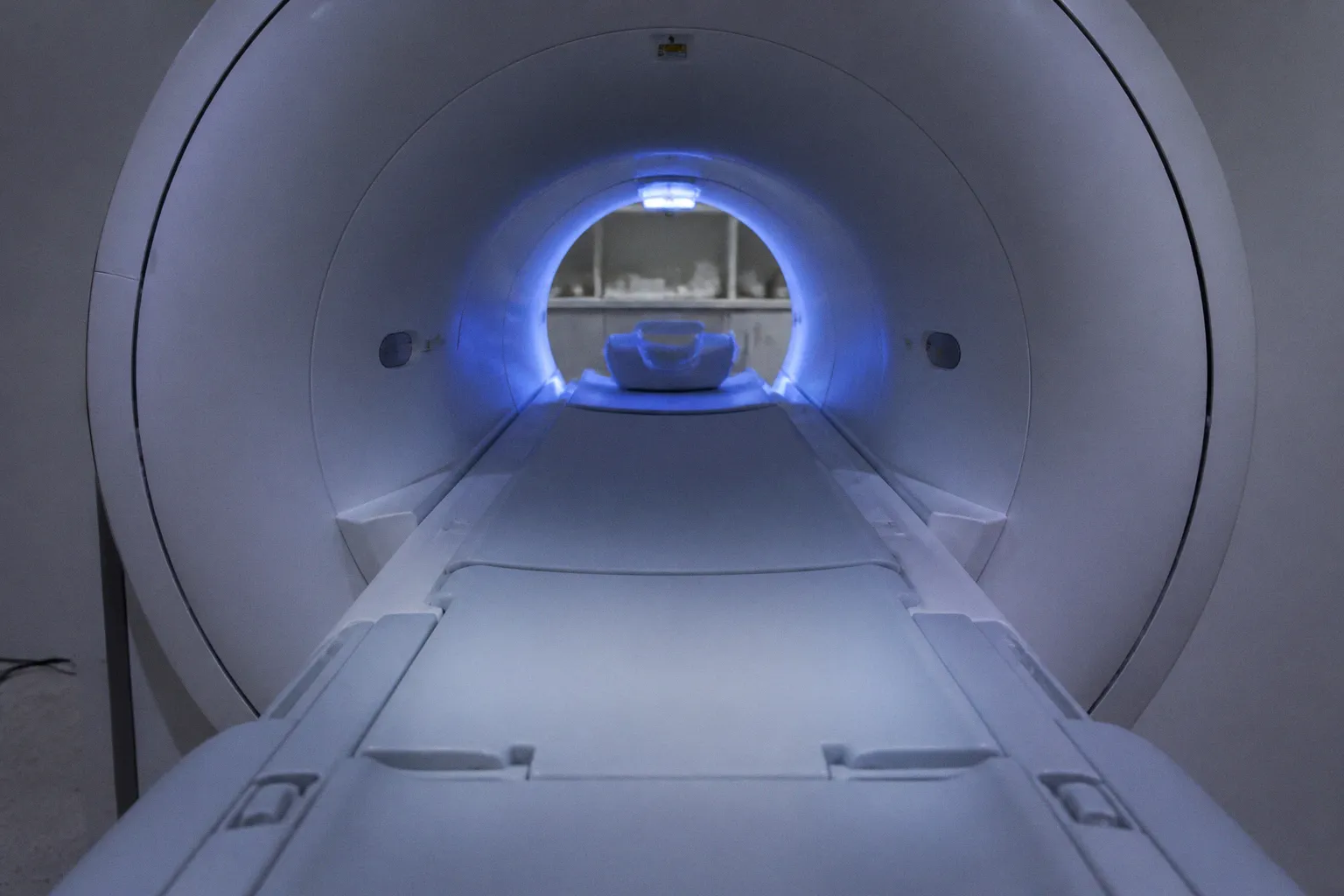 Silent MRI sequences: the trade-off between noise and speed